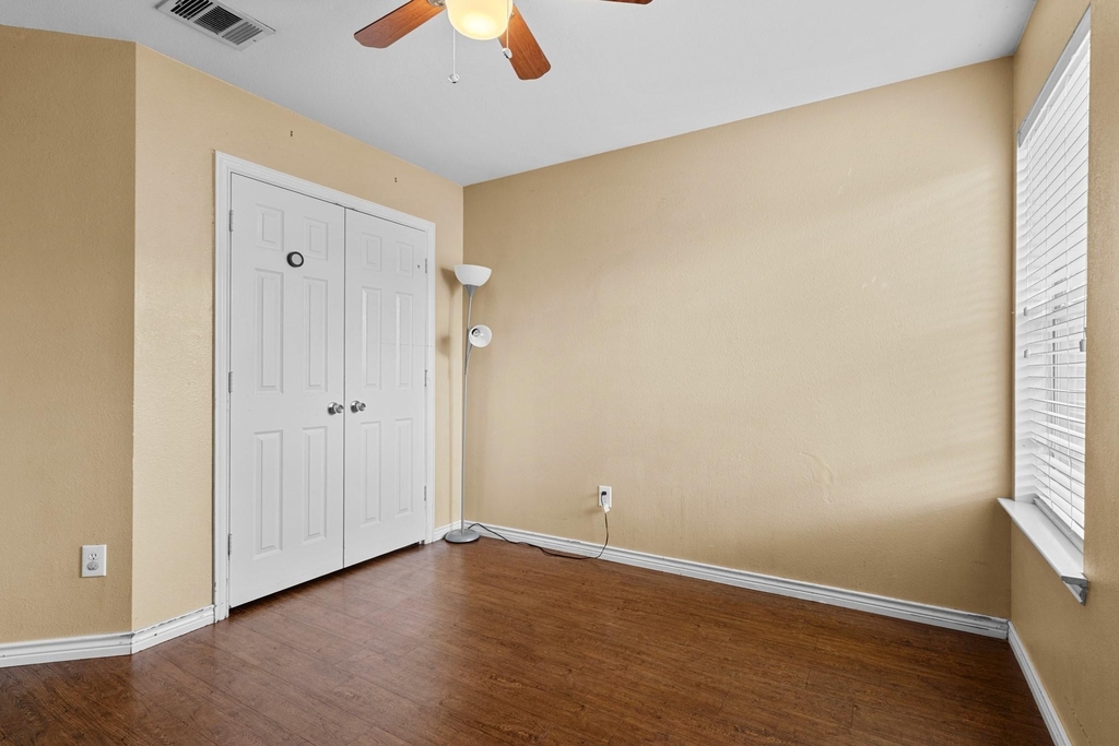 100 Lipan Street - Photo 19