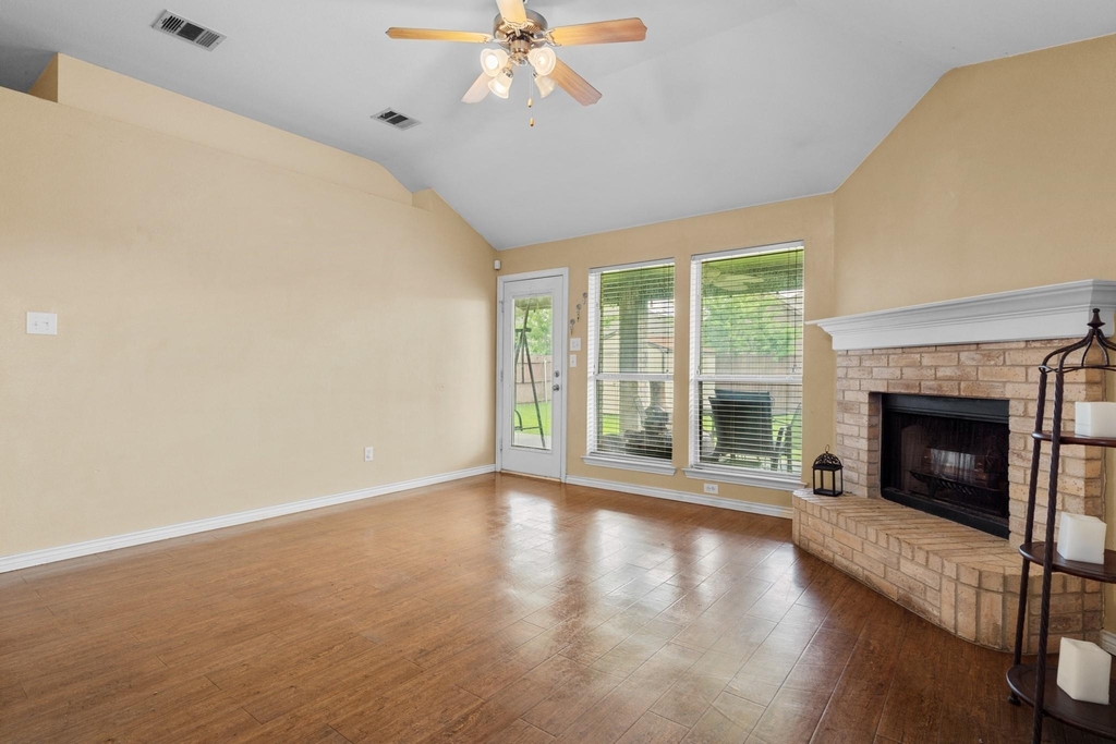 100 Lipan Street - Photo 24
