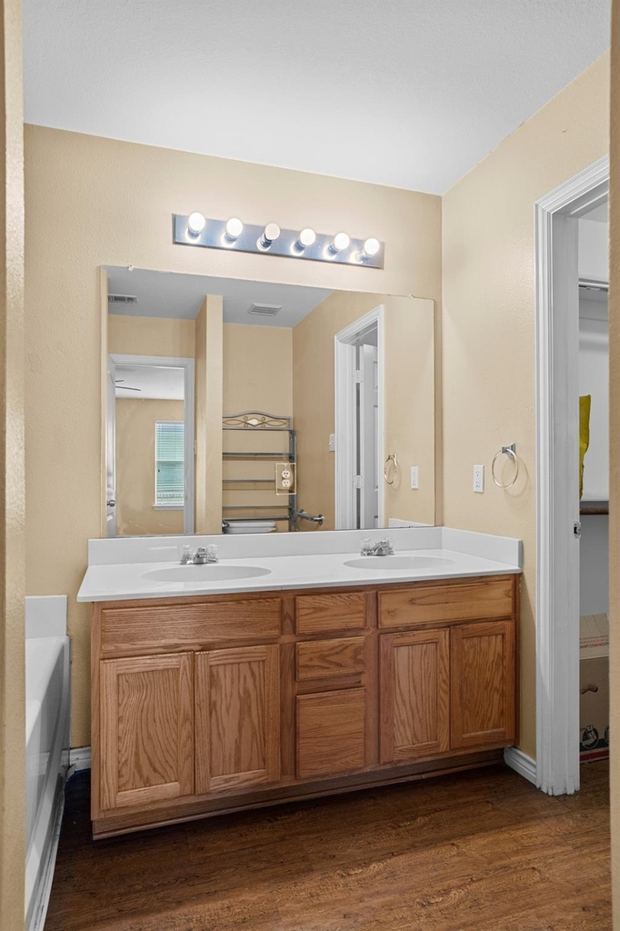 100 Lipan Street - Photo 12