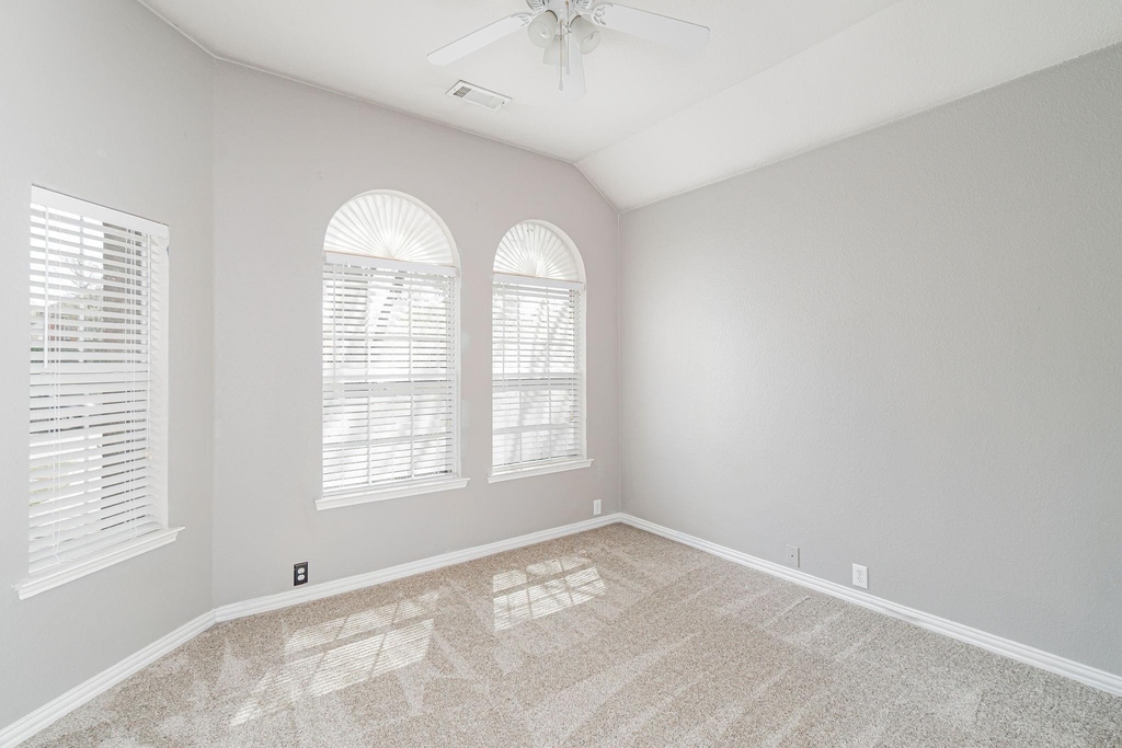 2450 Thorntree Drive - Photo 8