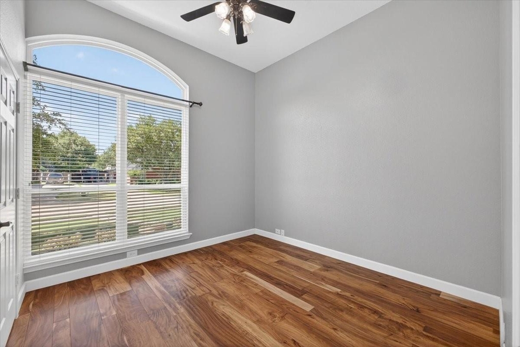 913 Chapel Drive - Photo 1