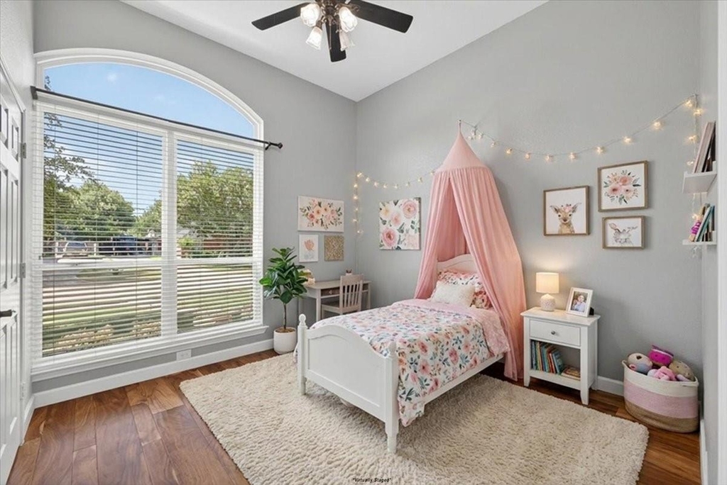 913 Chapel Drive - Photo 2