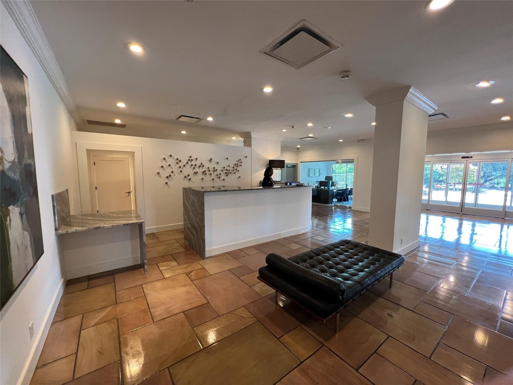 3883 Turtle Creek Boulevard - Photo 4
