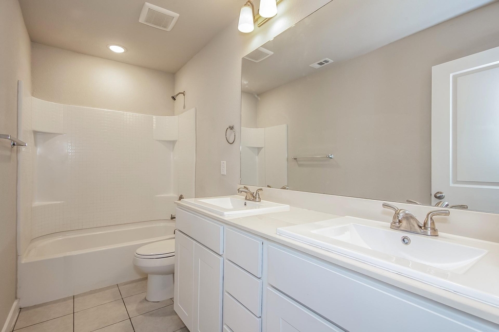 613 Sophia Way - Photo 12