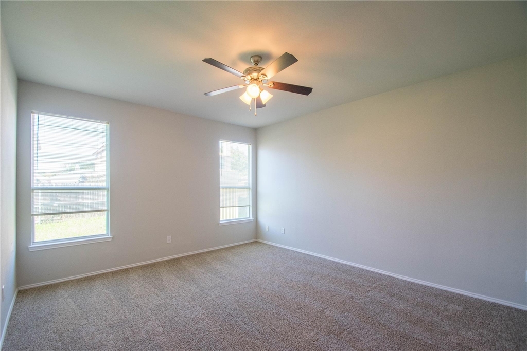 8512 Clearbrook Drive - Photo 17