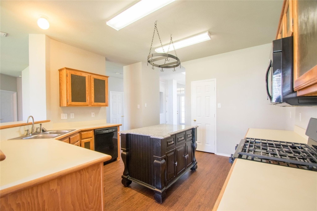 8512 Clearbrook Drive - Photo 11