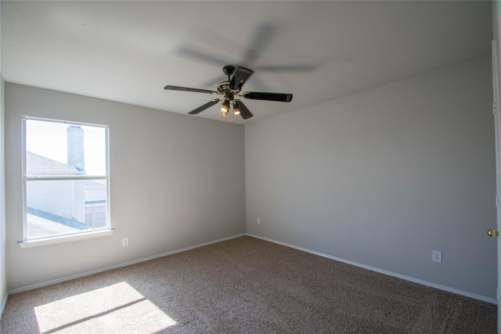8512 Clearbrook Drive - Photo 21