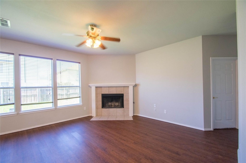 8512 Clearbrook Drive - Photo 6