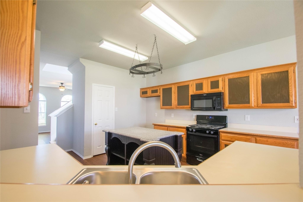 8512 Clearbrook Drive - Photo 12