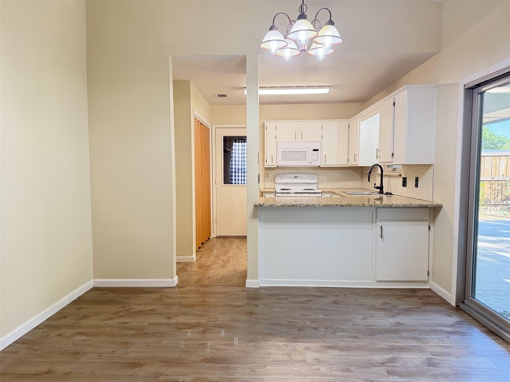 1905 Jasmine Street - Photo 11