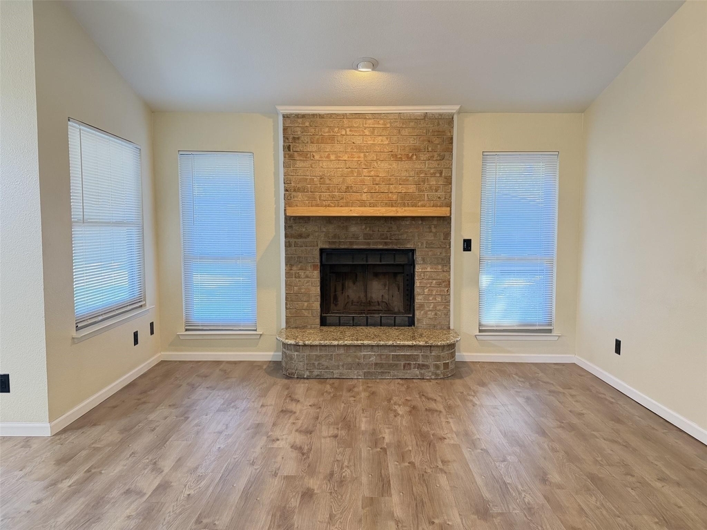 1905 Jasmine Street - Photo 9