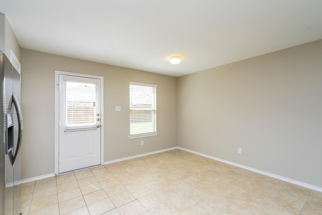 2212 Tombstone Road - Photo 4