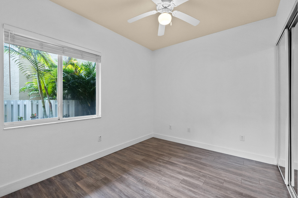 3500 Oaks Clubhouse Drive - Photo 9