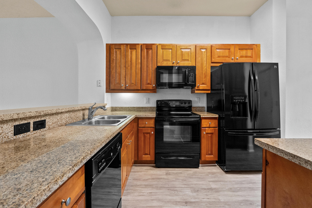 3500 Oaks Clubhouse Drive - Photo 5