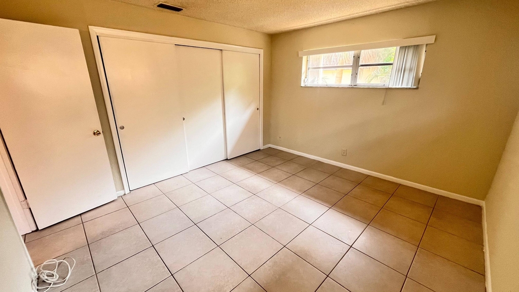 200 Croton Avenue - Photo 14