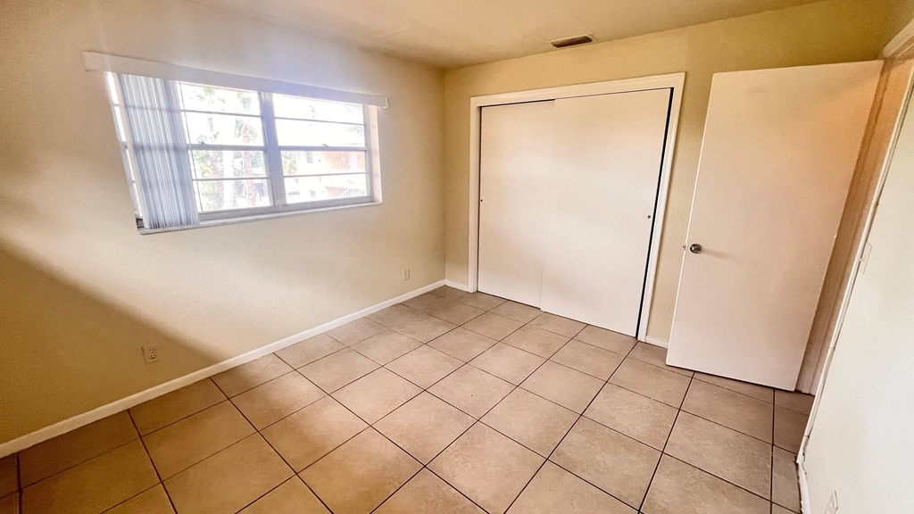 200 Croton Avenue - Photo 10