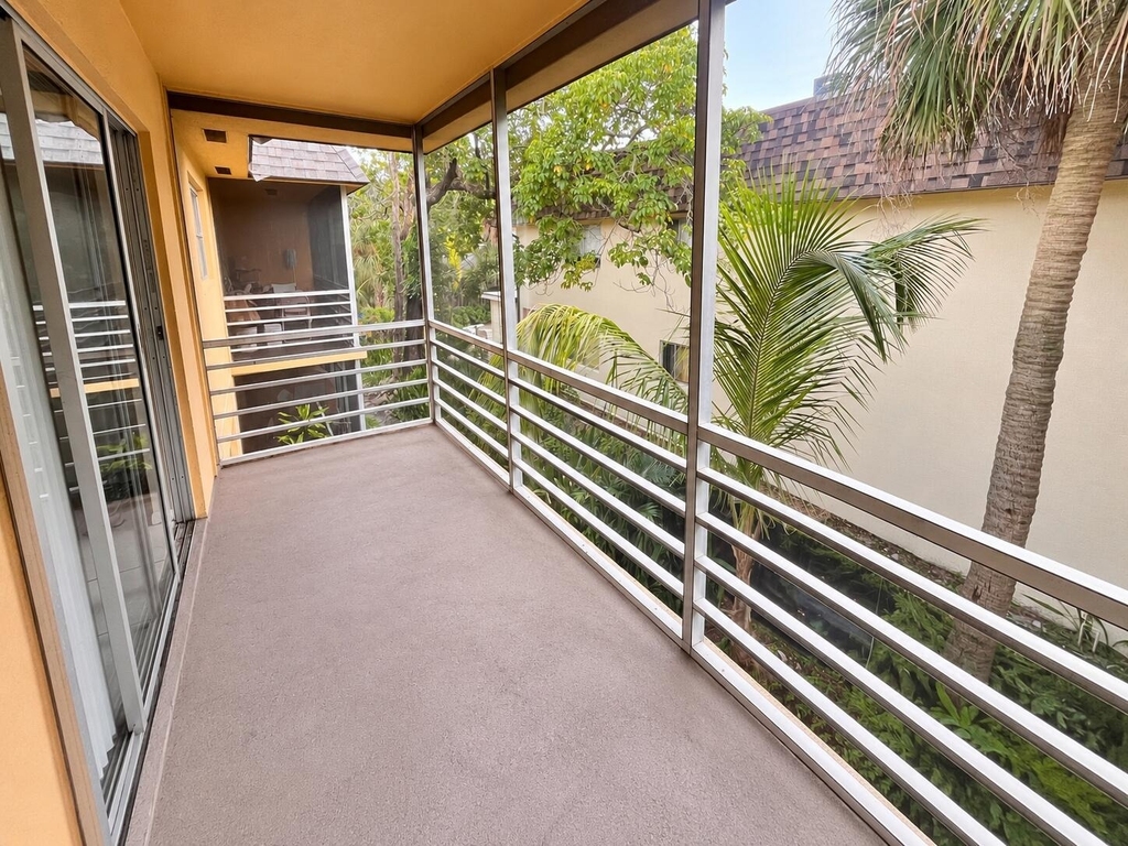 200 Croton Avenue - Photo 8