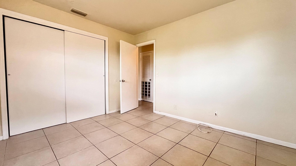 200 Croton Avenue - Photo 11