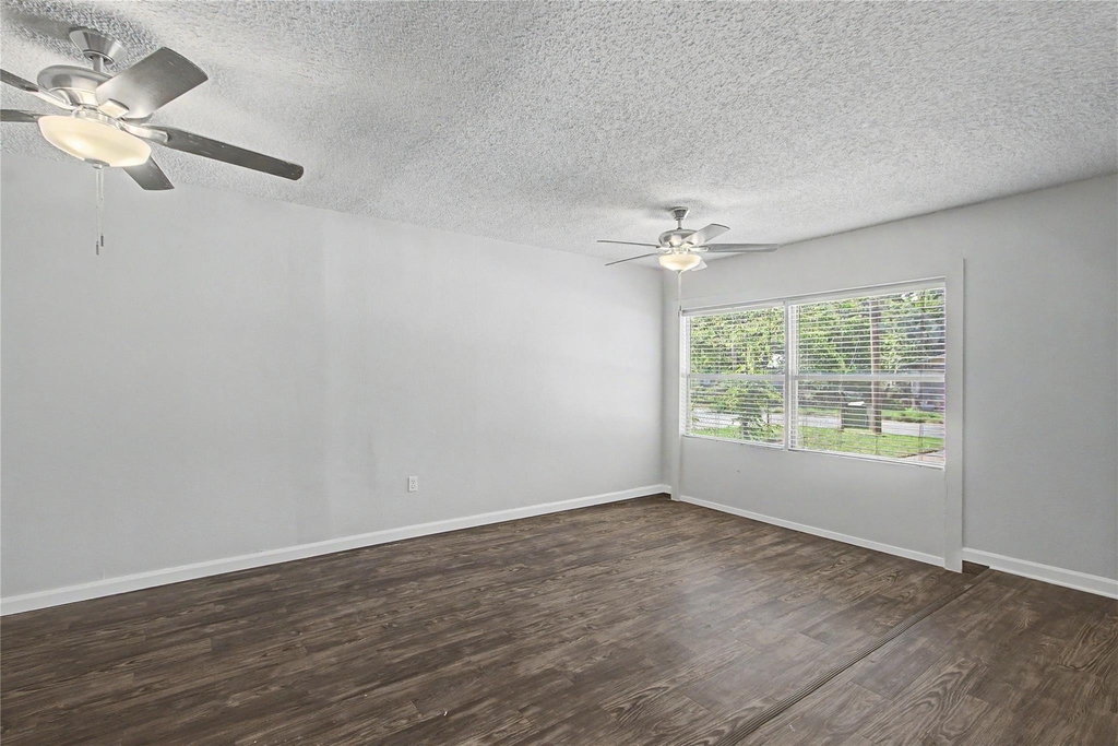 1205 Se 14th Street - Photo 8