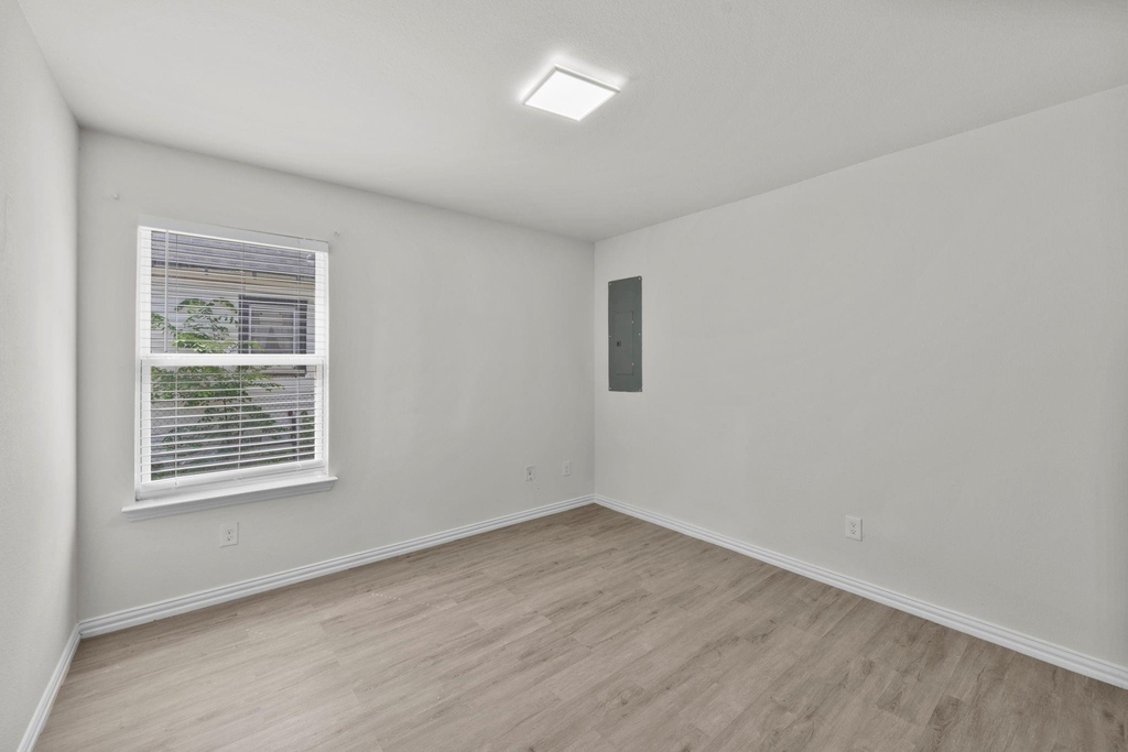1317 Denver. Avenue - Photo 10
