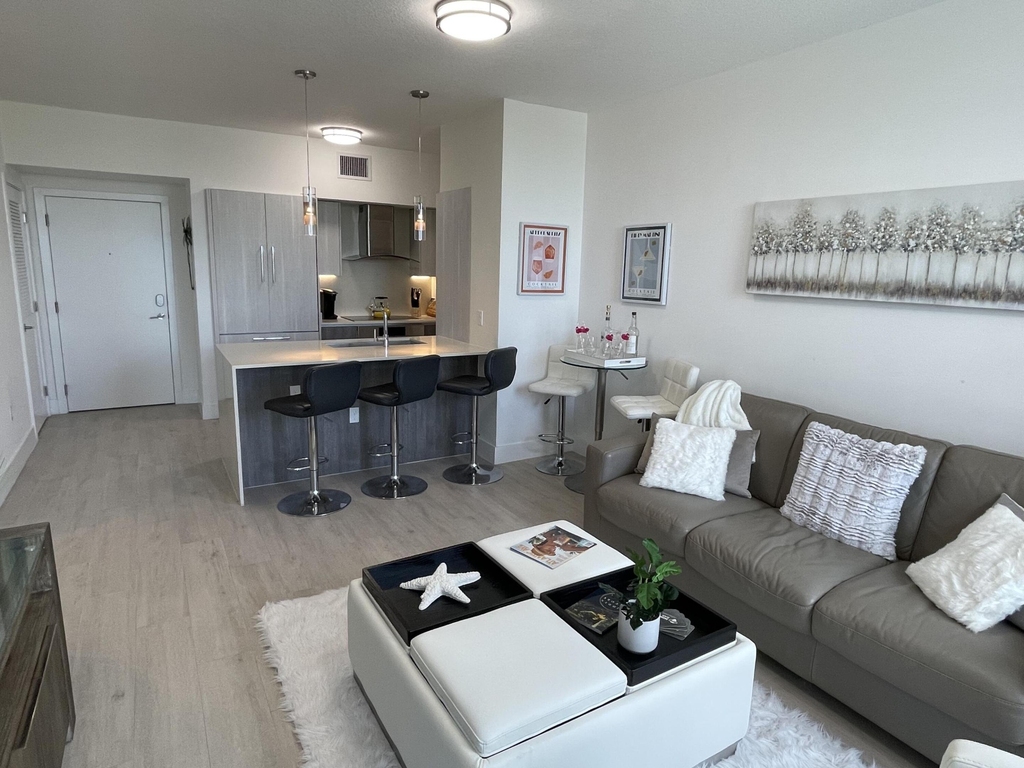 111 Se 1st Avenue - Photo 6