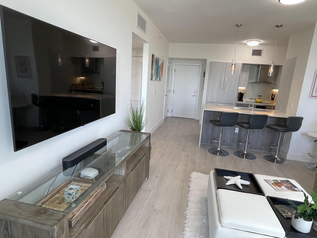 111 Se 1st Avenue - Photo 5