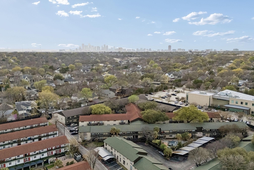 7207 Gaston Avenue - Photo 36