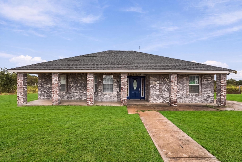 8998 Leroy Road - Photo 0
