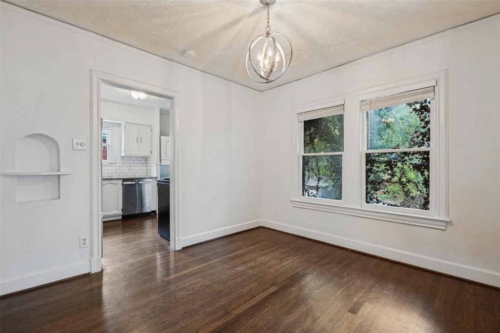 5937 Ross Avenue - Photo 9