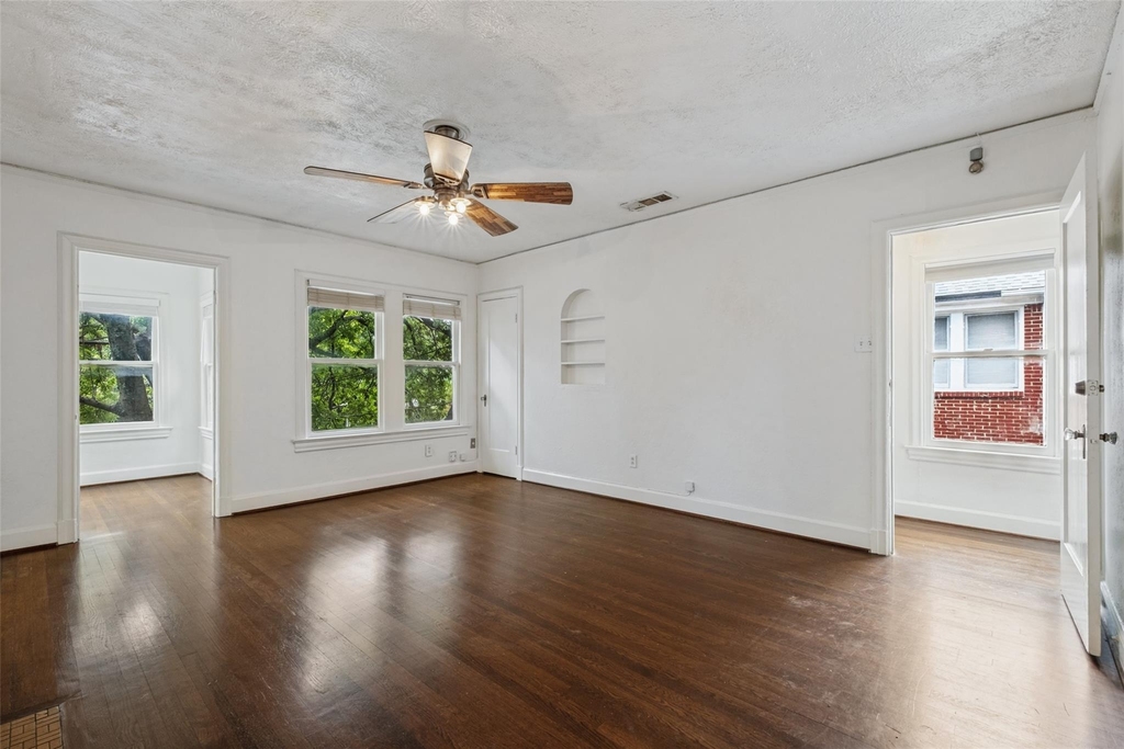 5937 Ross Avenue - Photo 5