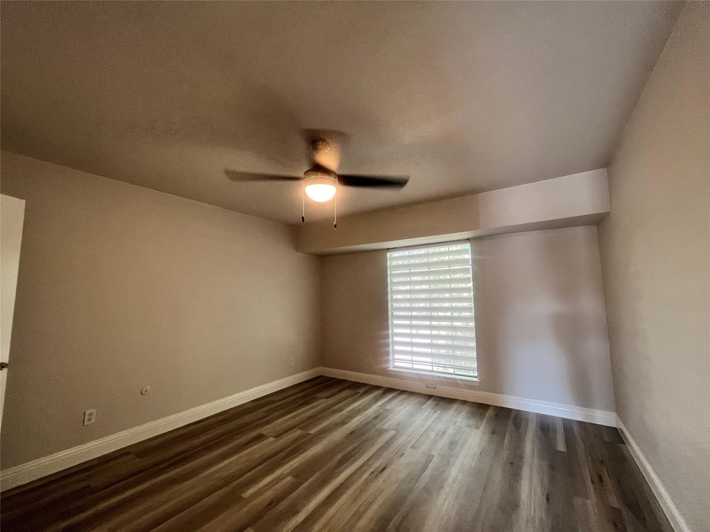 12888 Montfort Drive - Photo 10