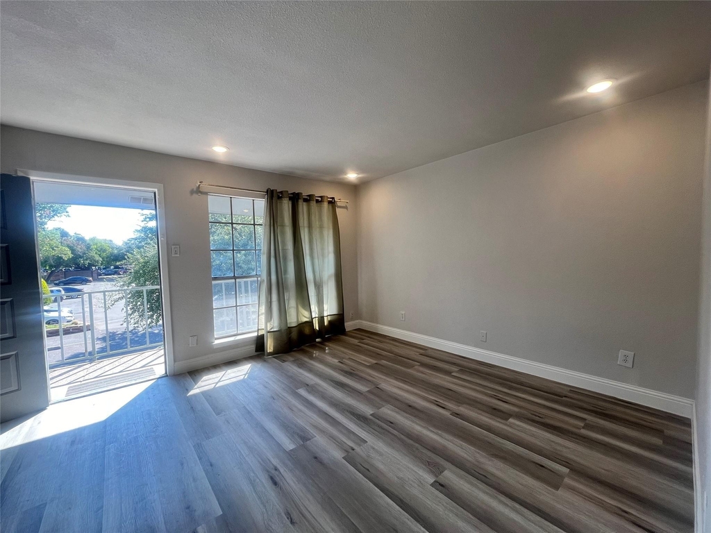 12888 Montfort Drive - Photo 11