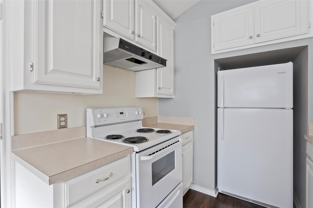 1811 Hidden Valley Road - Photo 9