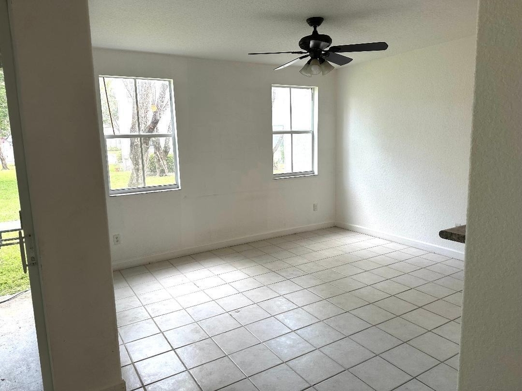 2307 Shoma Lane - Photo 2