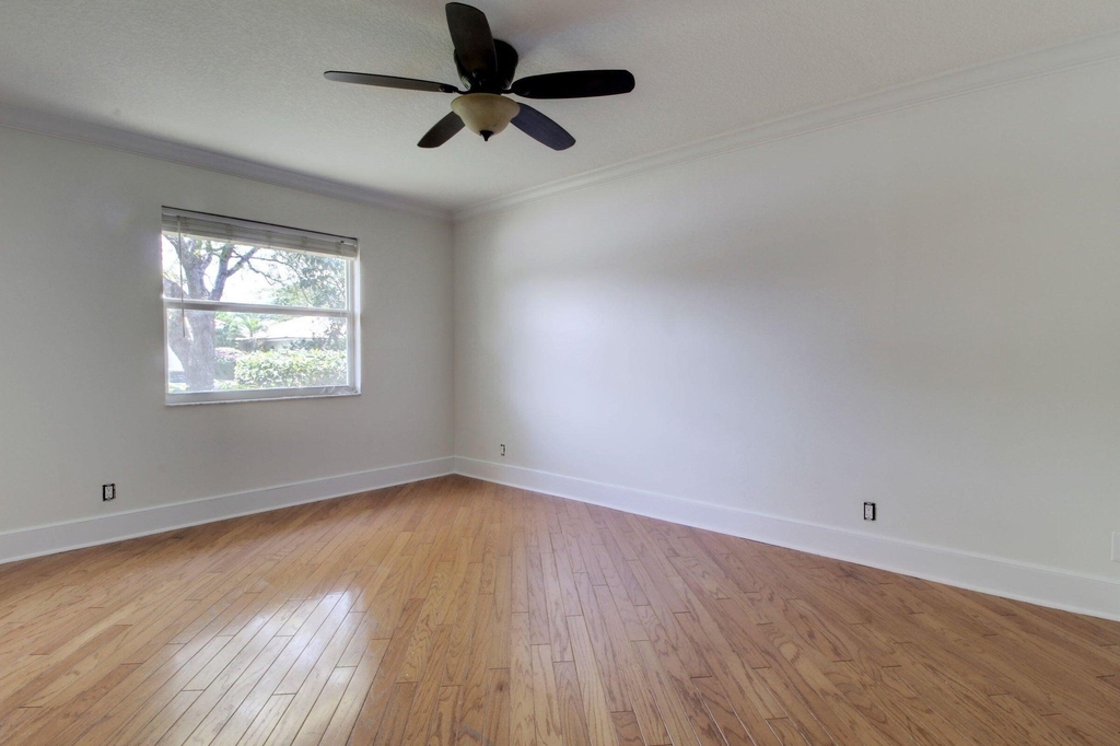 949 Greensward Lane - Photo 8