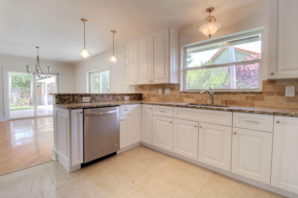949 Greensward Lane - Photo 4