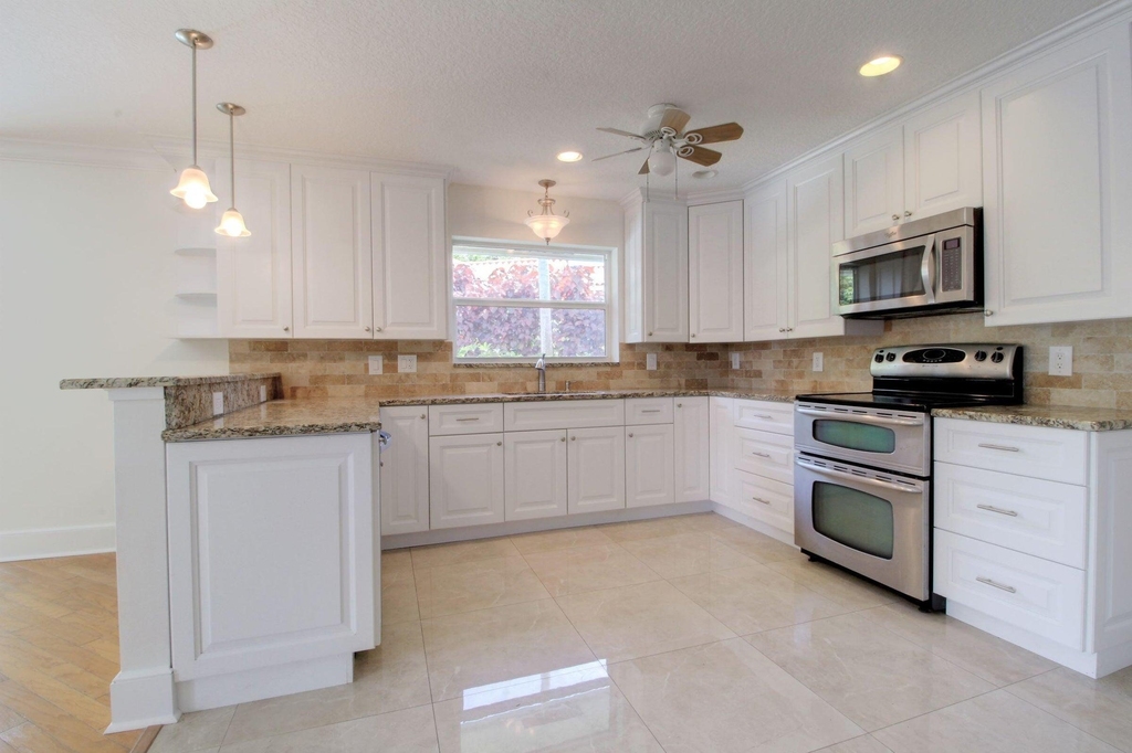 949 Greensward Lane - Photo 3