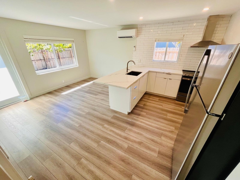 1215 Ne 17th Avenue - Photo 8