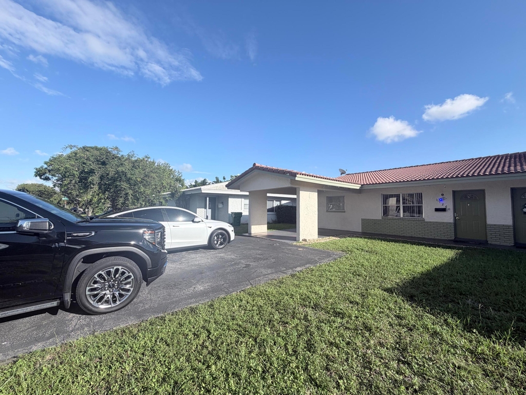 11260 Nw 39th Street - Photo 0