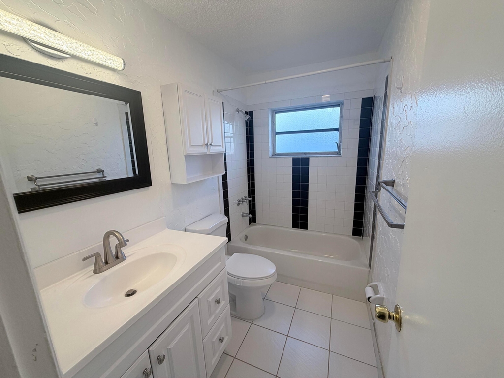 11260 Nw 39th Street - Photo 3