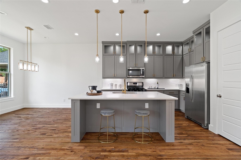 907 Saint George Place - Photo 9
