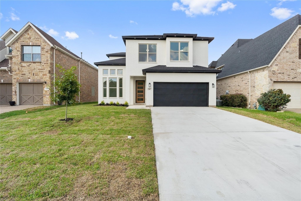 907 Saint George Place - Photo 0