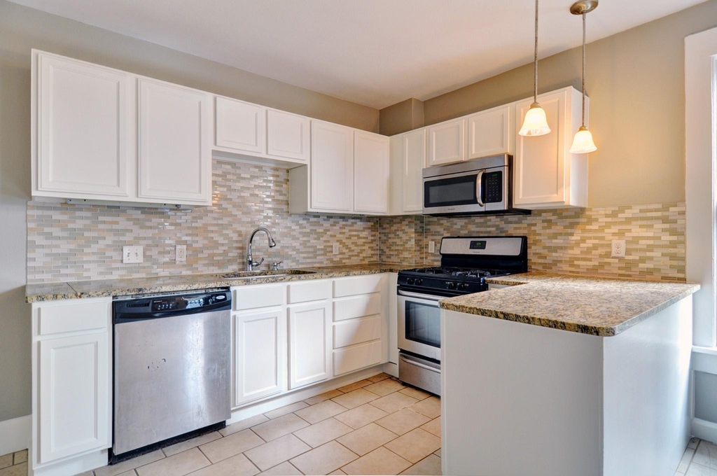 656 May Street - Photo 4