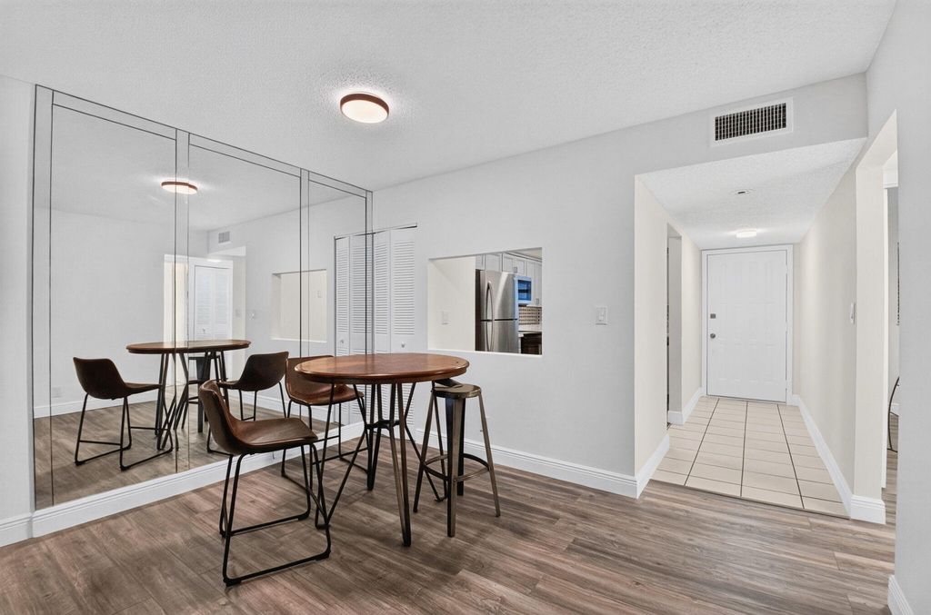 2121 W Woolbright Road - Photo 4