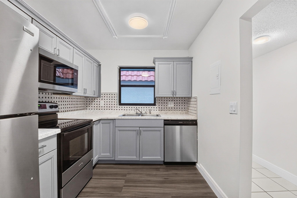 2121 W Woolbright Road - Photo 11