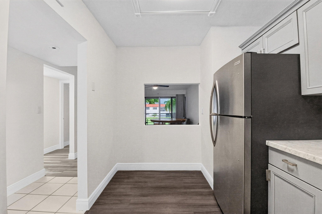 2121 W Woolbright Road - Photo 12