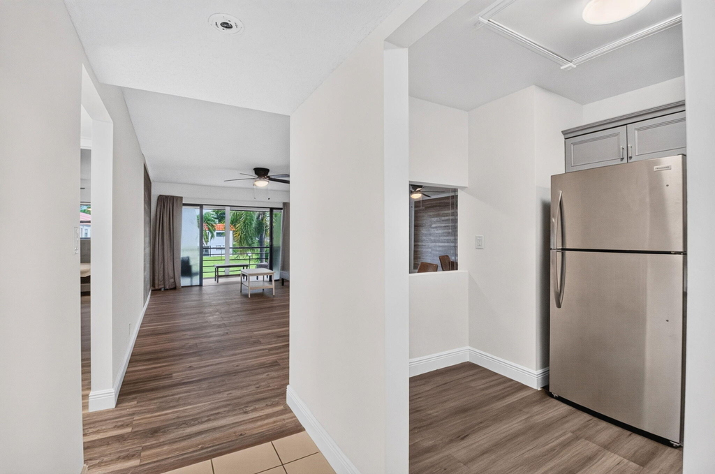 2121 W Woolbright Road - Photo 3