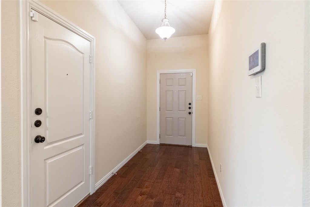 2105 Sumac Drive - Photo 3