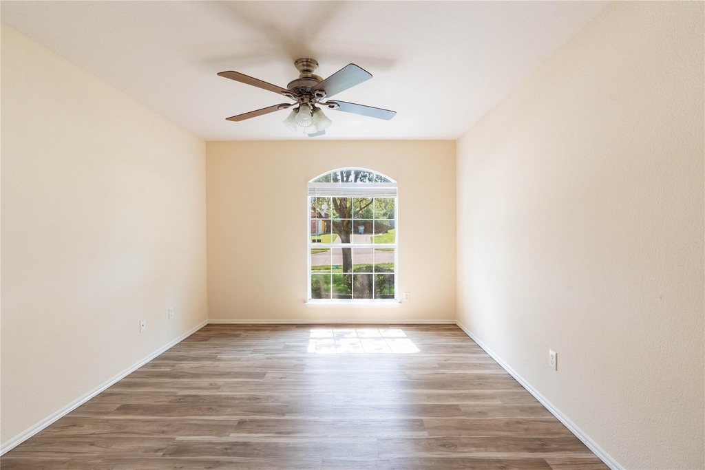 2105 Sumac Drive - Photo 14