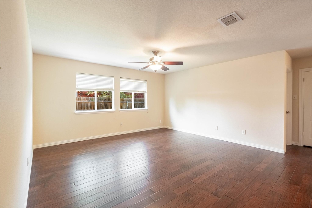 2105 Sumac Drive - Photo 9